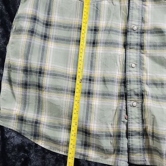 Carhartt  Plaid Short Sleeve  Button up Shirt - Picture 8 of 10